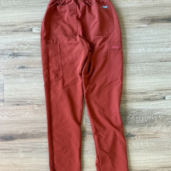 FIGS Scrub Set - Picture 4 of 4